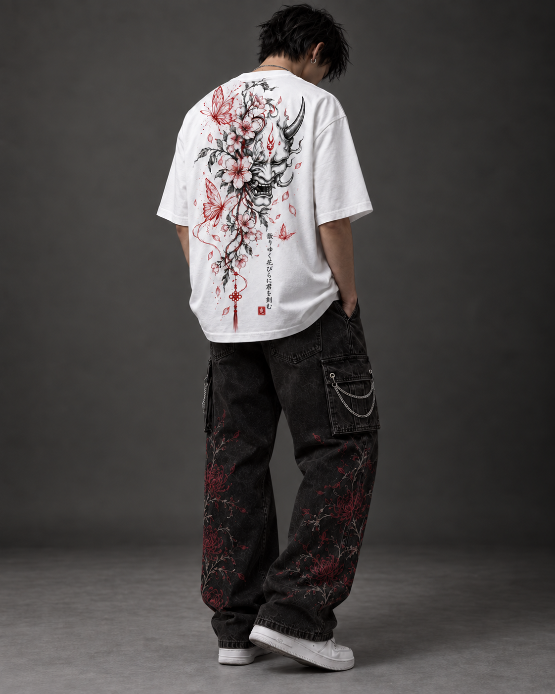 T-shirt 赤い蝶 - Akai chō — ensemble porté de dos avec calligraphie japonaise