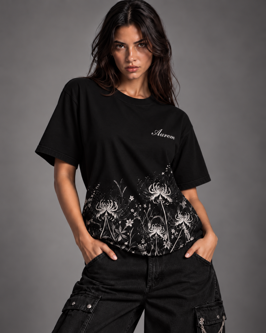T-shirt 夜に咲いた - Yoru ni saita — détail porté de face